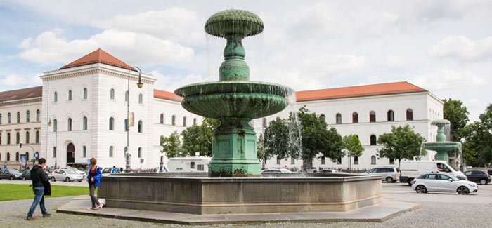 Ludwig-Maximilians - Universität München